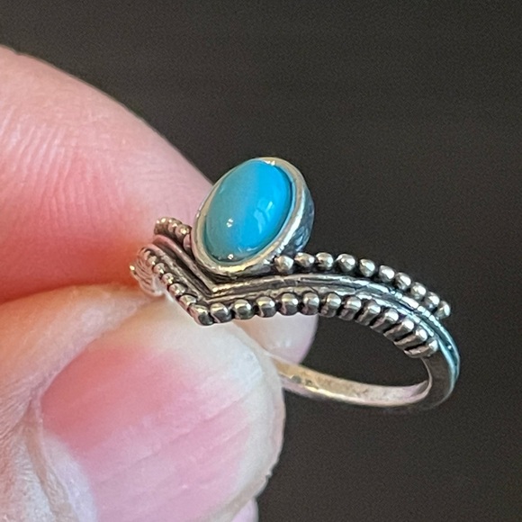 Turquoise stone princess crown ring - Picture 6 of 8